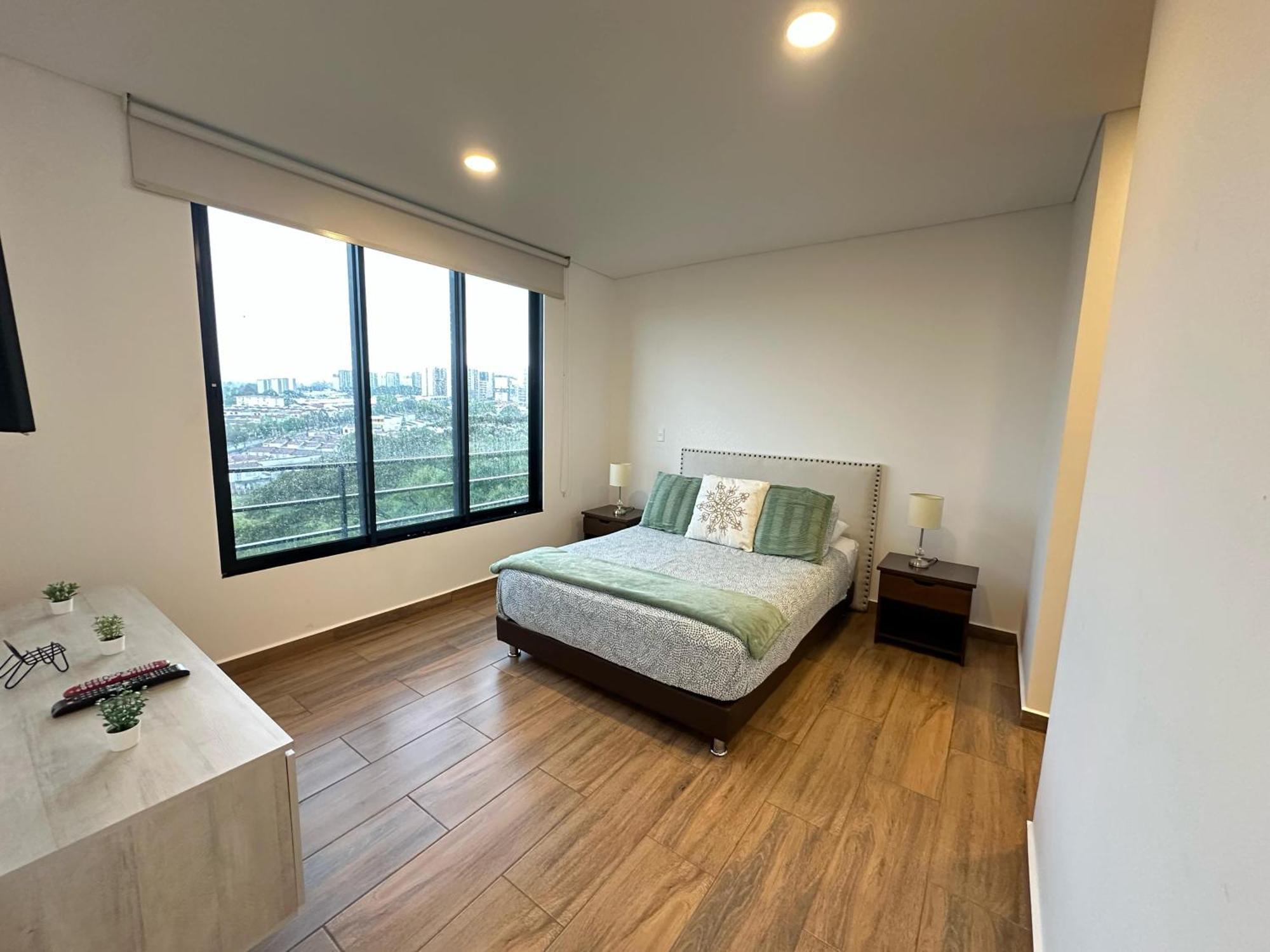 Amara-706 Hermoso Y Amplio En Barrio Laureles *
