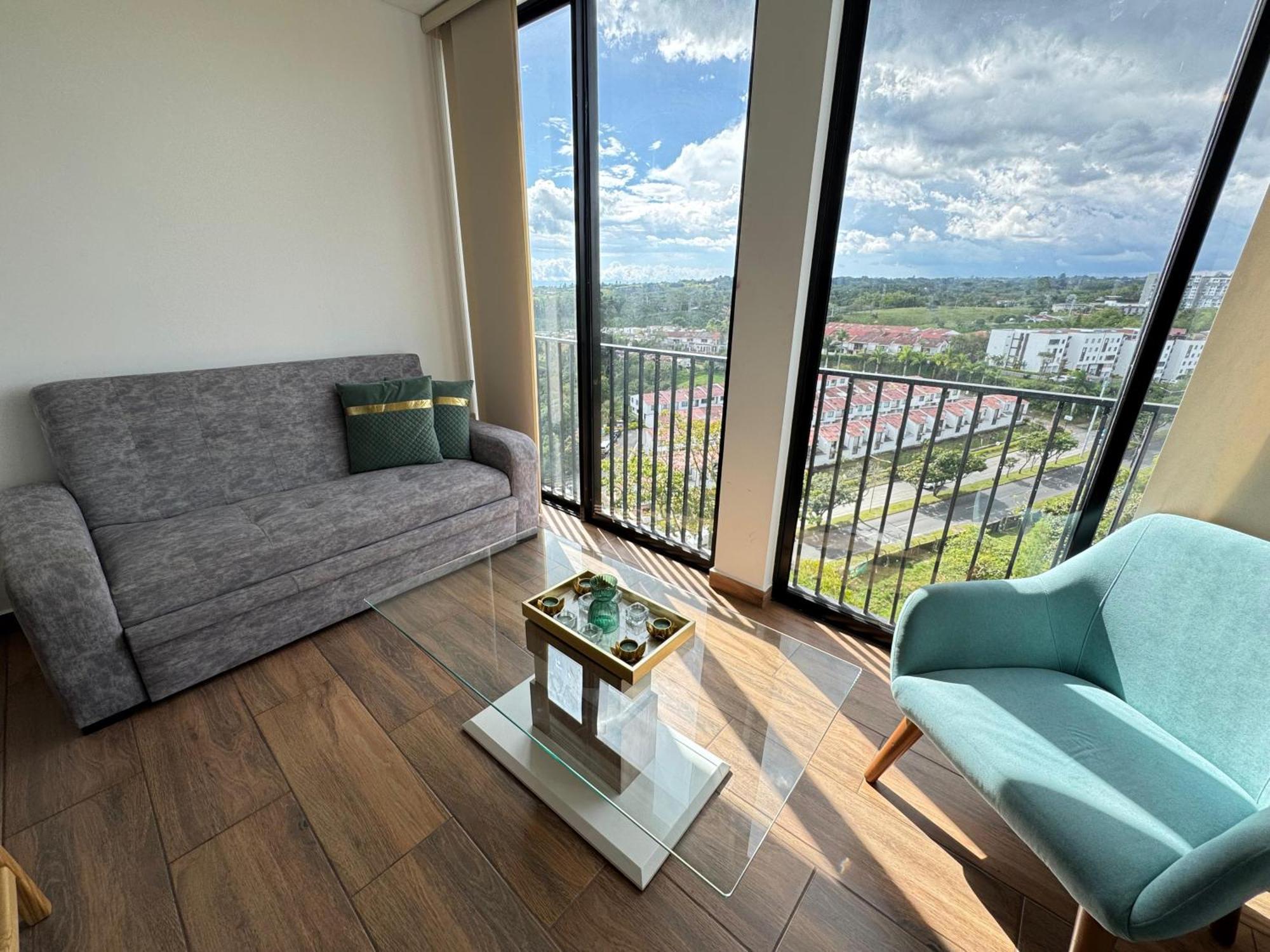Amara-706 Hermoso Y Amplio En Barrio Laureles 公寓