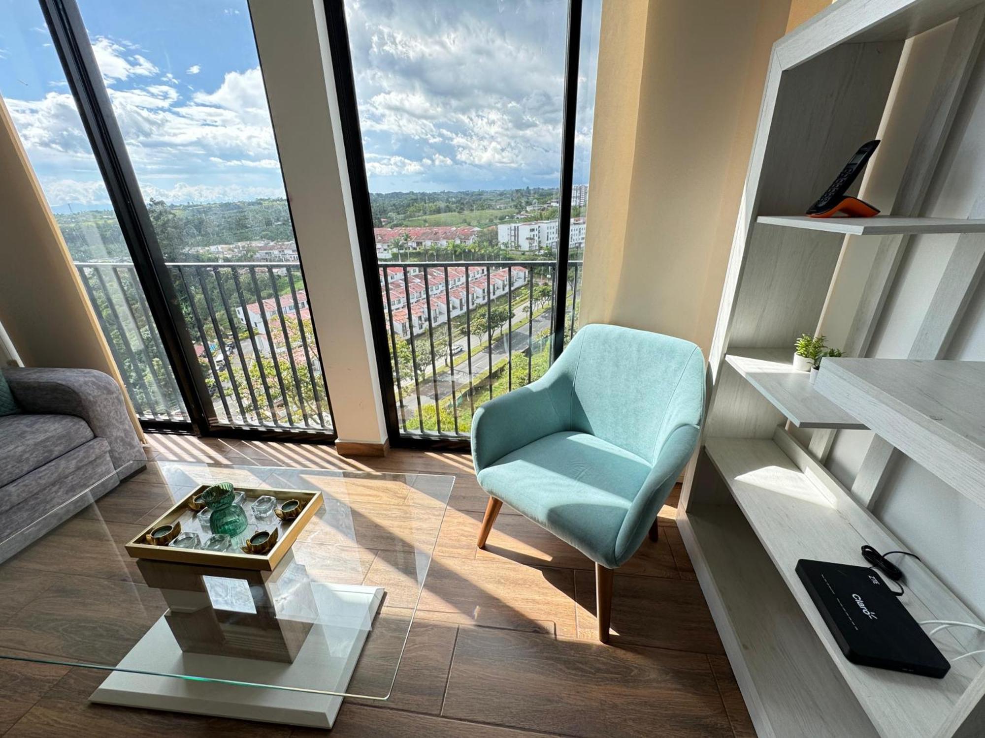 Amara-706 Hermoso Y Amplio En Barrio Laureles *